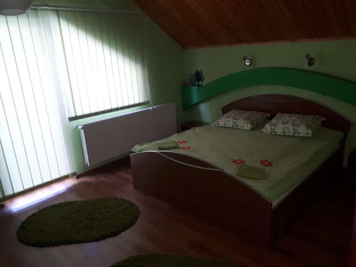 Casa De Vacanta Pârâul Rece Bagian luar foto